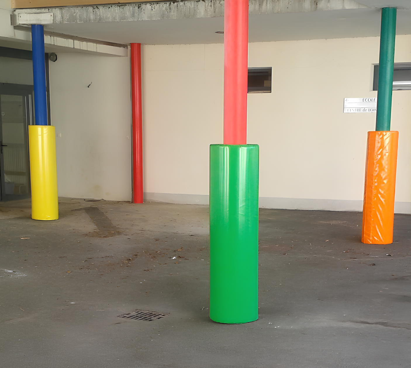 4' TALL POLE PAD, 7" DIAMETER FLAP CLOSURE ATTACHED