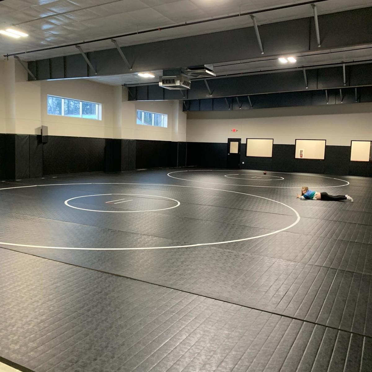 42' x 42' x 1 3/8" ROLL-UP WRESTLING MAT